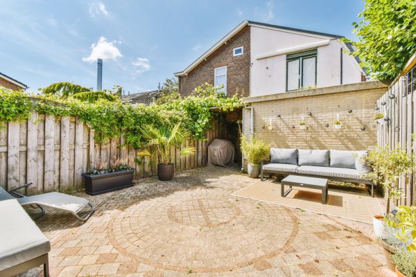 Cost of Courtyard Patio Service in Reno